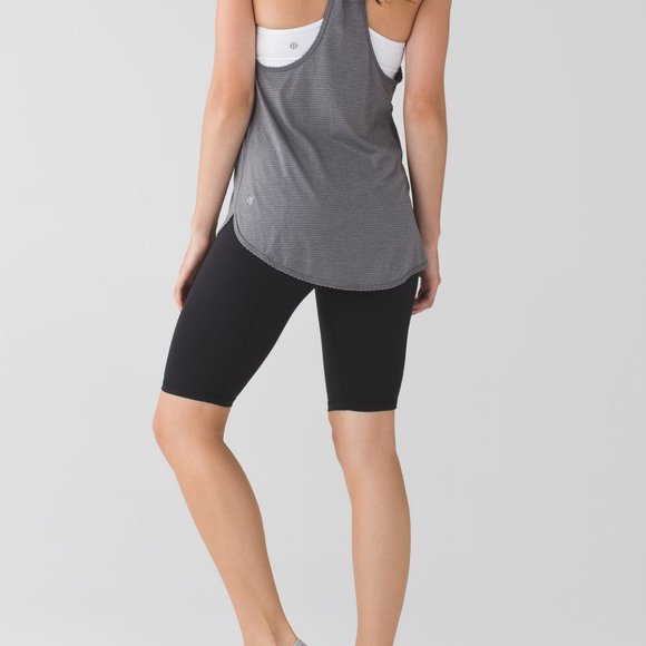 Lululemon Tall High Rise Groove Short in Black - Picture 2 of 12